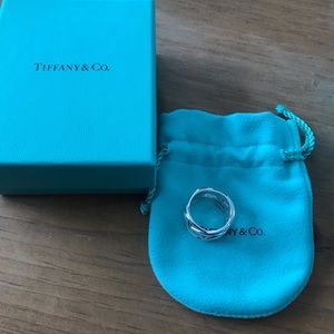 Tiffany’s knot ring